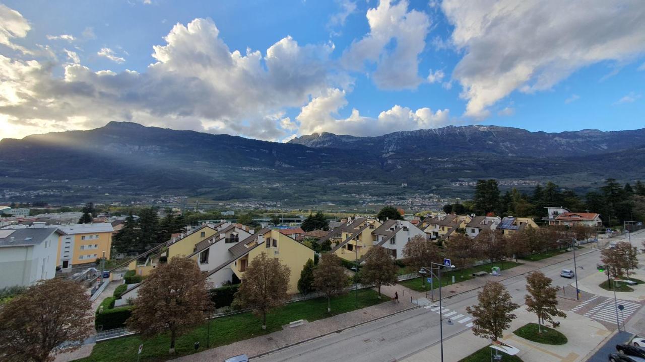 Vista Mozzafiato Sulle Alpi Apartment Rovereto  Exterior photo